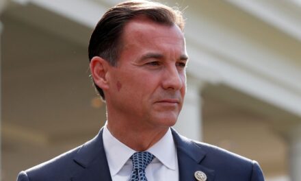 Suozzi nominado para postularse para antiguo escaño en el Congreso