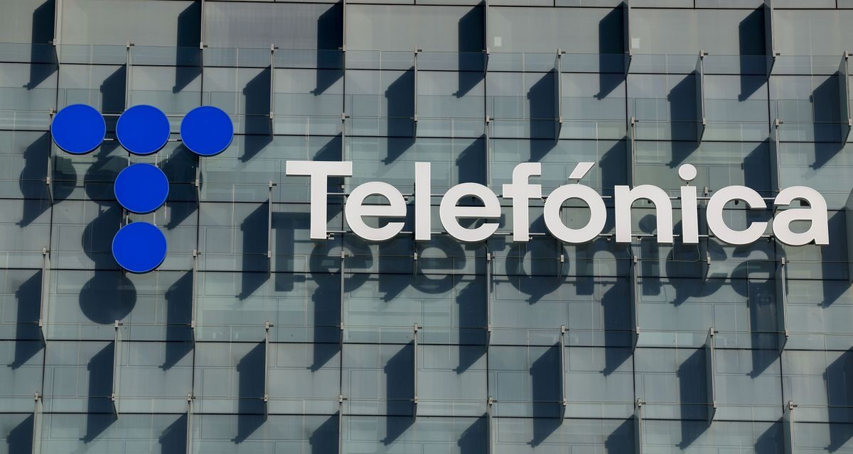 Telefónica refuerza sus vínculos con Defensa en plena sacudida accionarial |  Economía