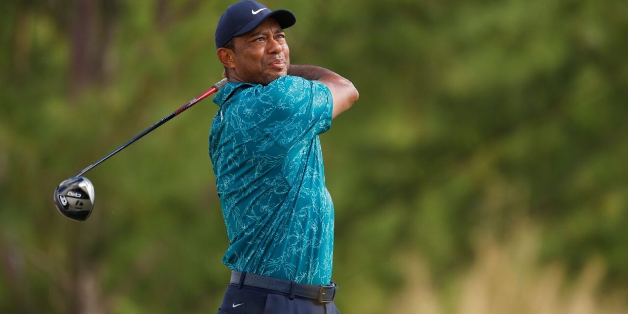 Tiger Woods tiene más problemas con la espalda 9, 10 detrás de Spieth y Scheffler