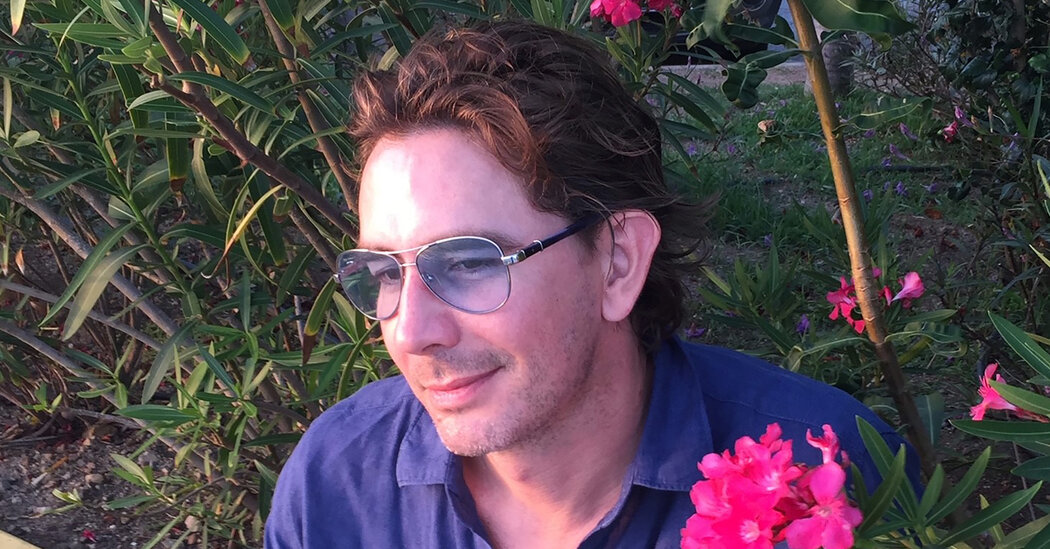 Tim Rogers, estilista de las estrellas y los magnates, muere a los 51 años