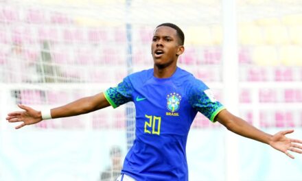 Transfer Talk: Barcelona en carrera por el Estevao del Palmeiras
