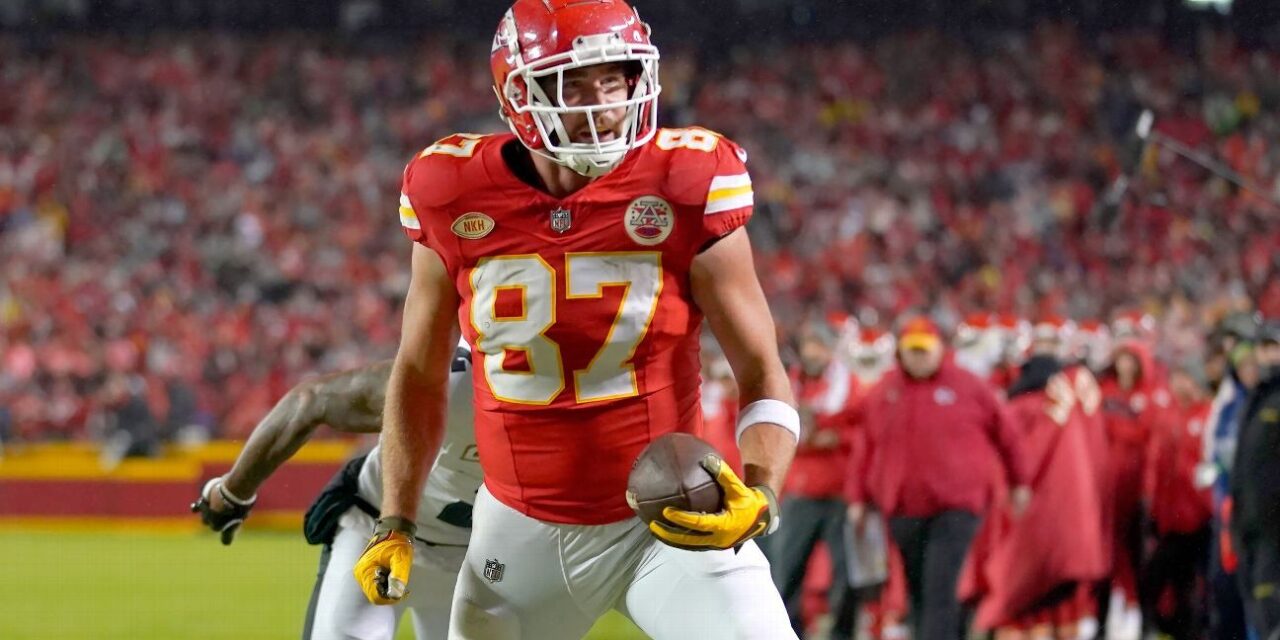 Travis Kelce dice que los problemas ofensivos de los Chiefs "no son sólo de un hombre"
