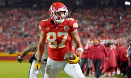 Travis Kelce dice que los problemas ofensivos de los Chiefs "no son sólo de un hombre"