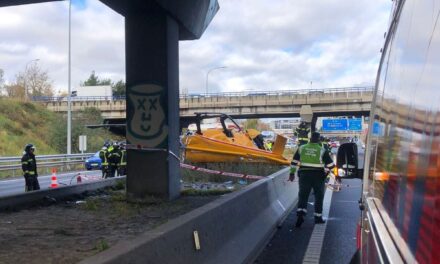 Tres heridos leves al caer un helicóptero en plena M-40 de Madrid a la altura del Campo de las Naciones |  Madrid |  España