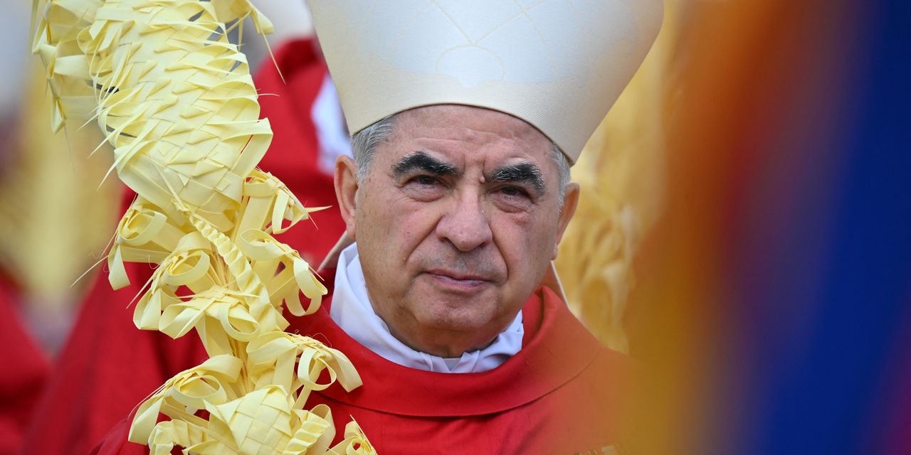Tribunal del Vaticano condena a cardenal por malversación y fraude
