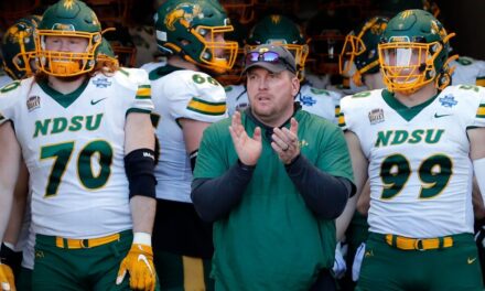 USC agrega a Matt Entz del estado de Dakota del Norte como entrenador de apoyadores