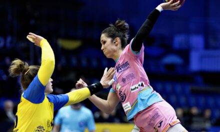 Una España discontinua cumple ante Ucrania (32-20) y ata el pase a la segunda fase del Mundial femenino de balonmano |  Deportes