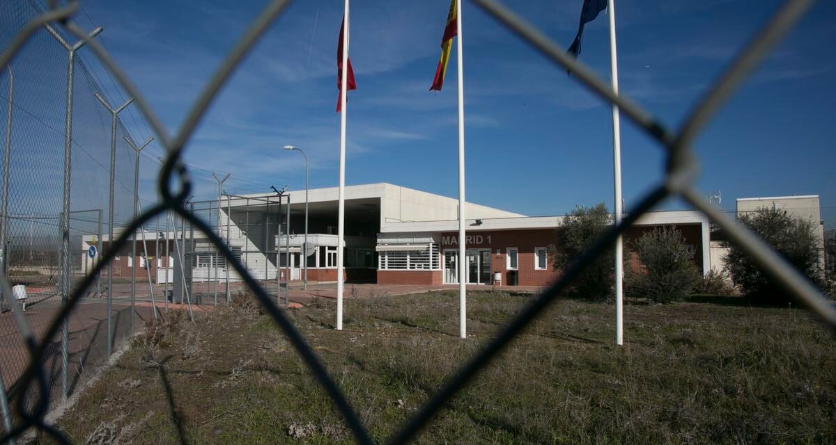 Una puerta abierta y una cadena de negligencias facilitan la fuga del sicario de la cárcel madrileña de Alcalá-Meco |  España