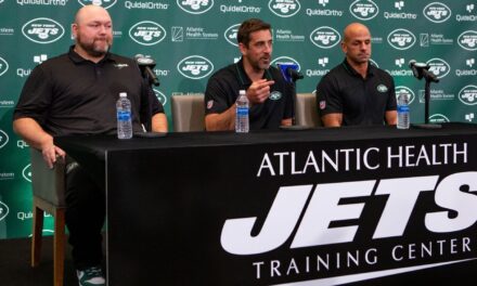 Woody Johnson de los Jets: Robert Saleh y Joe Douglas regresarán en el 24