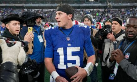 ¿Tommy DeVito tiene futuro con los Giants?