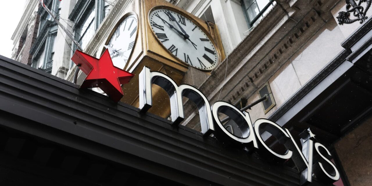 Acciones que realizan los mayores movimientos antes de la comercialización: M, BA, ADM