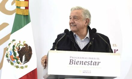 AMLO insiste en que abandonará un sistema de salud de los mejores del mundo