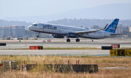Acciones que realizan los mayores movimientos al mediodía: U, JBLU, JNPR