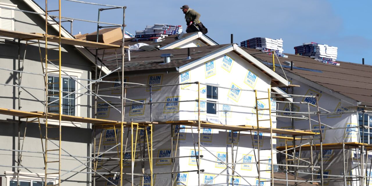 Acciones que realizan mayores movimientos al mediodía: Amazon, Lennar, GoodRX, Gilead