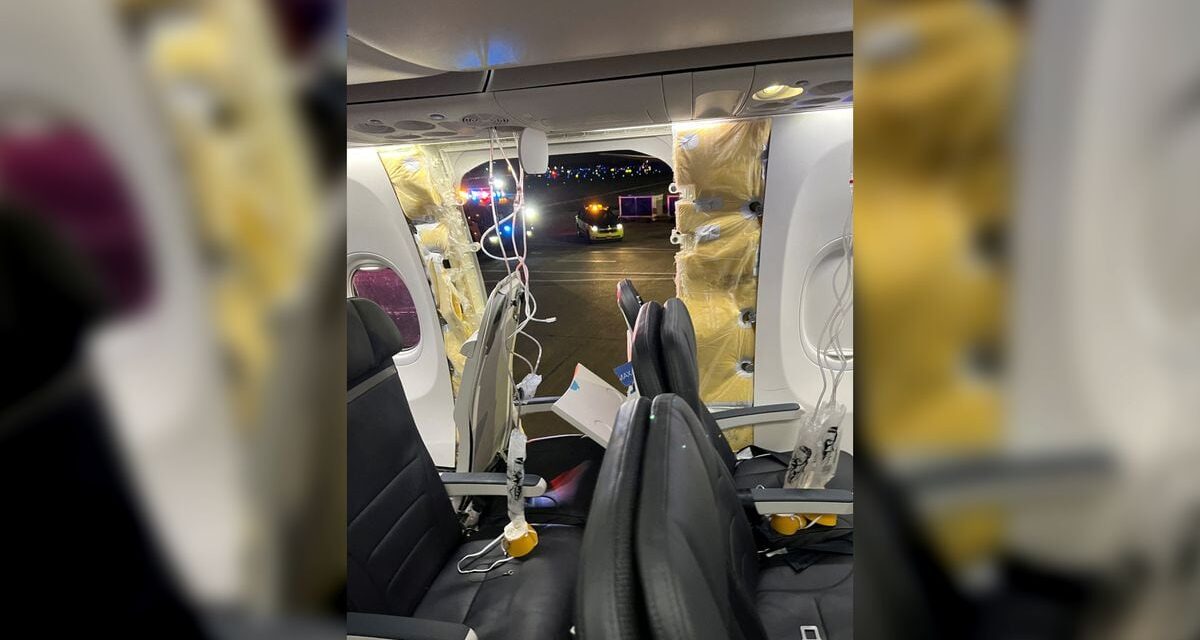Alaska Airlines inmoviliza sus Boeing 737 MAX 9 tras perder un avión en pleno vuelo parte del fuselaje |  Economía