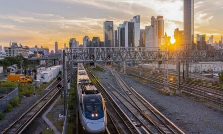 Amtrak avanza lentamente hacia un sucesor de Acela