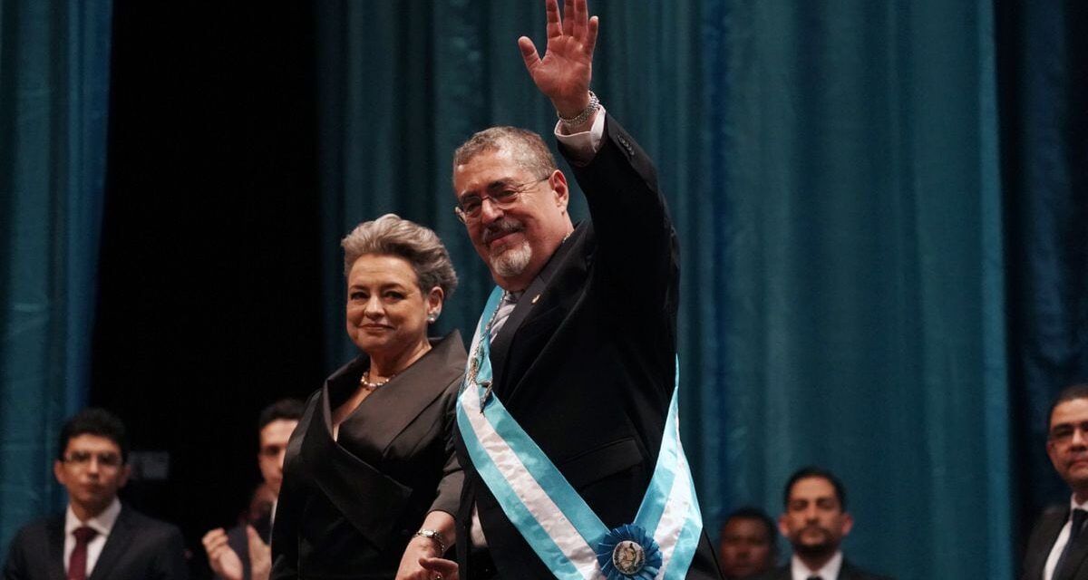 Arévalo asume como presidente de Guatemala tras el intento del Congreso de torpedear la investidura
