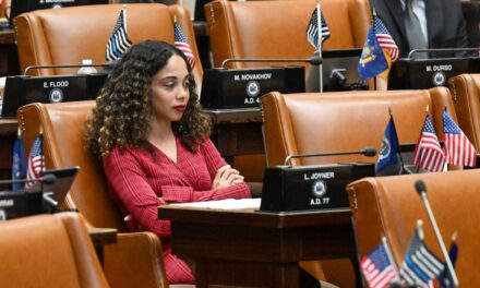 Asambleísta del Bronx renuncia abruptamente a su cargo