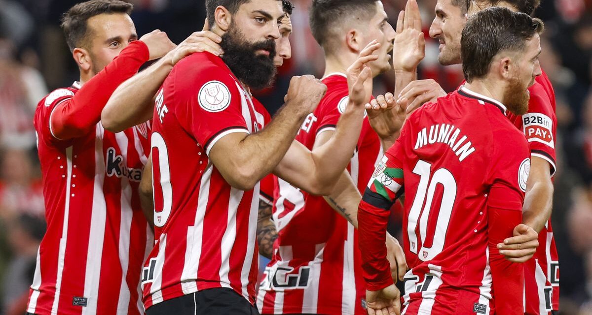 Asier Villalibre liquida al Alavés con dos zarpazos |  Fútbol |  Deportes