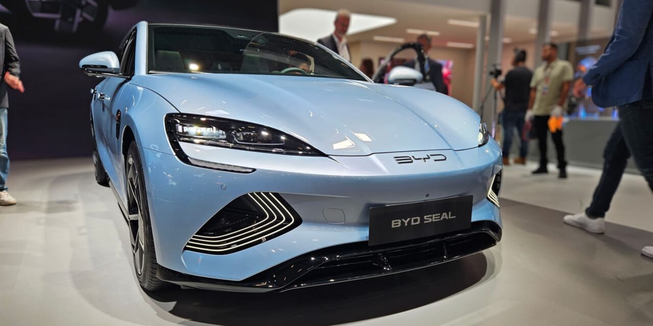 BYD produjo más de 3 millones de automóviles en 2023 y superará a Tesla