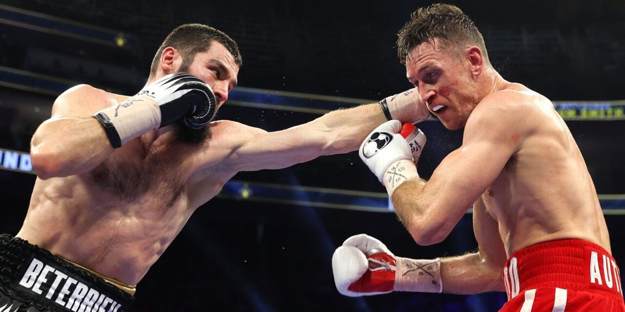 Beterbiev domina a Smith, espera una probable pelea con Bivol
