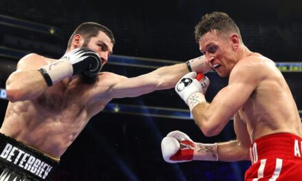 Beterbiev domina a Smith, espera una probable pelea con Bivol