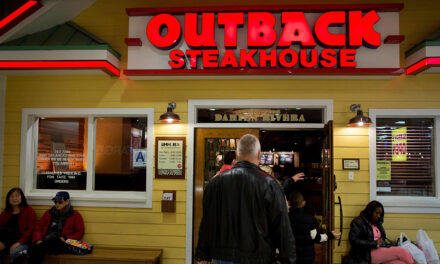 Bloomin' Brands, Coinbase, SoFi y más