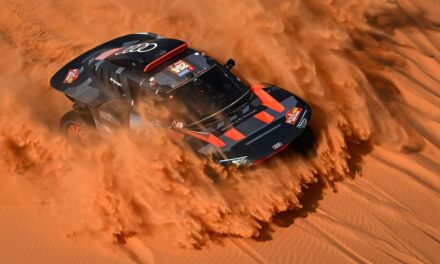 Carlos Sainz mantiene a raya a Sébastien Loeb a tres etapas de la final del Dakar |  Deportes