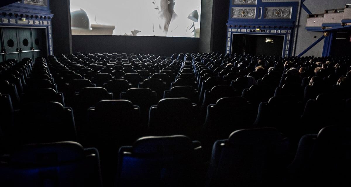 Cierra el histórico cine Comedia de Barcelona |  Cataluña |  España