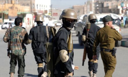 Coalición liderada por Estados Unidos lanza ataques contra múltiples objetivos rebeldes hutíes en Yemen