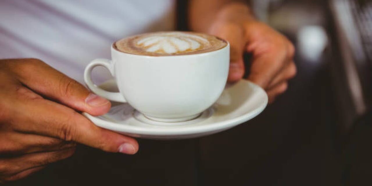 Como endulzar el café de manera saludable