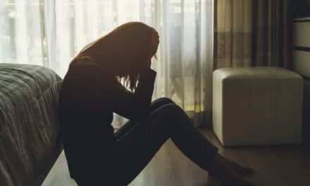Cómo impacta vivir con un ser querido con depresión, según los expertos