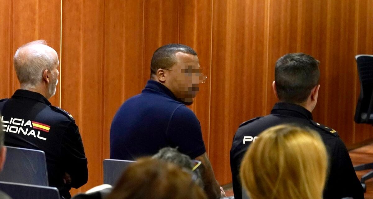 Condenado a 41 años de prisión El Melillero, el hombre que roció a su expareja ya una amiga con ácido sulfúrico en Málaga |  sociedad