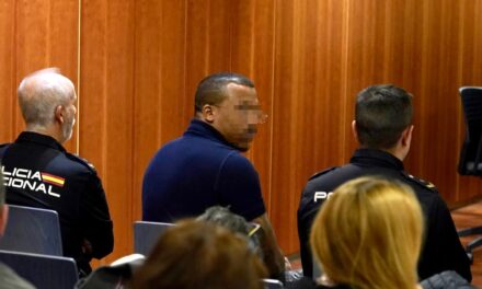 Condenado a 41 años de prisión El Melillero, el hombre que roció a su expareja ya una amiga con ácido sulfúrico en Málaga |  sociedad