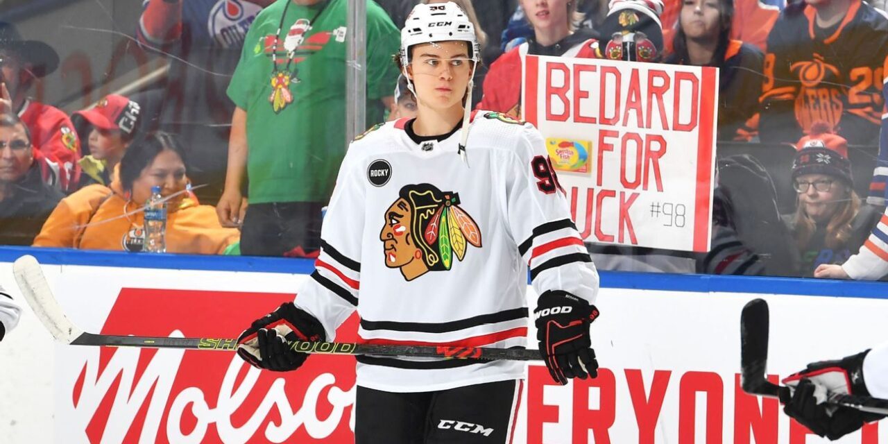 Connor Bedard de los Chicago Blackhawks estará fuera de 6 a 8 semanas por fractura de mandíbula
