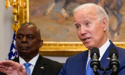 Cuando Washington pide despidos, Biden suele decir que no
