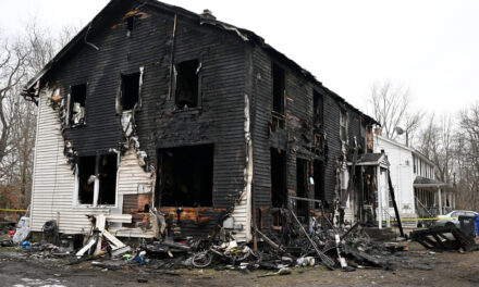 Cuatro niños mueren en un incendio en una casa de Connecticut