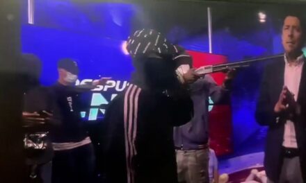 Daniel Noboa declara un “conflicto armado interno” en Ecuador tras la irrupción en directo de un comando armado en un canal de televisión