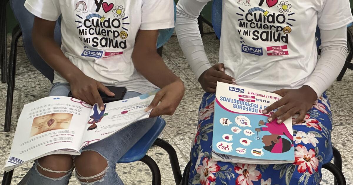 Dominicanas luchan contra el embarazo adolescente y el matrimonio infantil en un país que prohíbe abortar