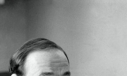 E. Leo Milonas, León y Defensor del Tribunal de Nueva York, Muere a los 87 años