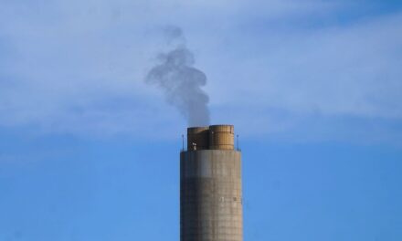 EPA propone multa por emisiones de metano de petróleo y gas
