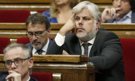 El PP se reúne con el círculo de Puigdemont en Barcelona para sondear la investidura de Feijóo |  Cataluña |  España