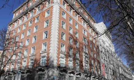 El Tesoro recibe una demanda récord de 138.000 millones en la primera emisión de bonos del año |  Economía