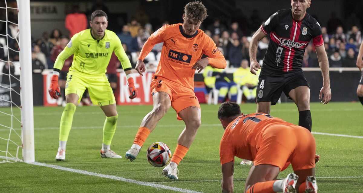El Valencia sufre en Cartagena en una jornada sin sorpresas en la Copa |  Fútbol |  Deportes