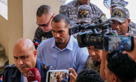 El campocorto de los Rays, Wander Franco, enfrenta cargos menores mientras el juez analiza la evidencia en la investigación en curso