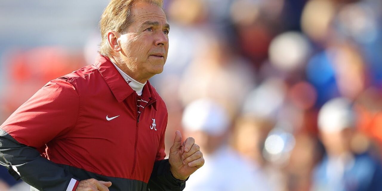 El entrenador de Alabama, Nick Saban, se retira: aspectos destacados de su carrera futbolística