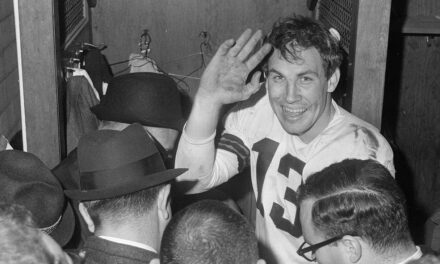El ex mariscal de campo Frank Ryan, quien llevó a los Browns al último título de la NFL, muere a los 87 años