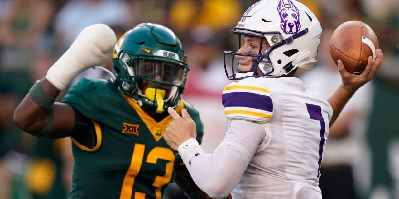 El ex quarterback de Albany, Reese Poffenbarger, se traslada a Miami