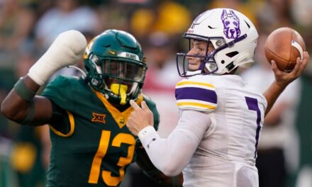 El ex quarterback de Albany, Reese Poffenbarger, se traslada a Miami