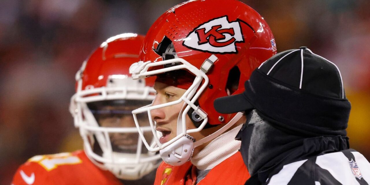 El fabricante dice que el casco de Patrick Mahomes 'hizo su trabajo' a pesar de romperse